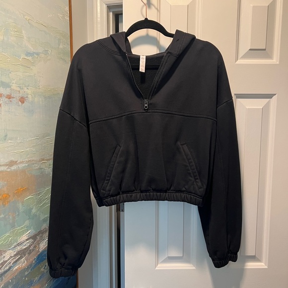 ALO Yoga Women's Refresh Stadium Hoodie Cropped Sweatshirt - Picture 2 of 6